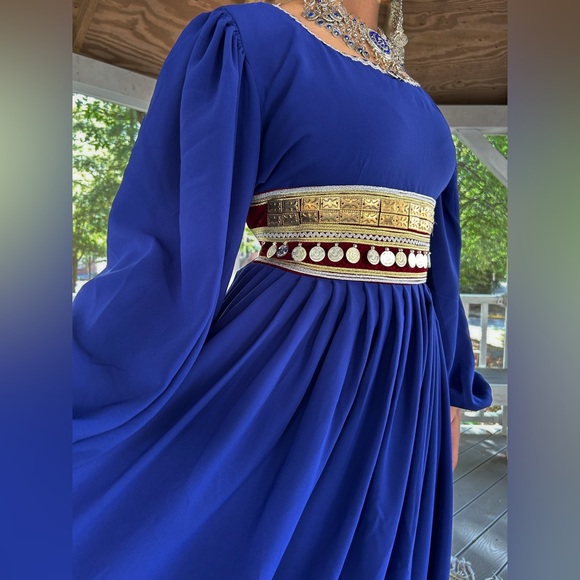 Elegant Blue Afghan Dress - Picture 3 of 3